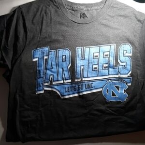 Knights Apparel small Carolina Tarheels small